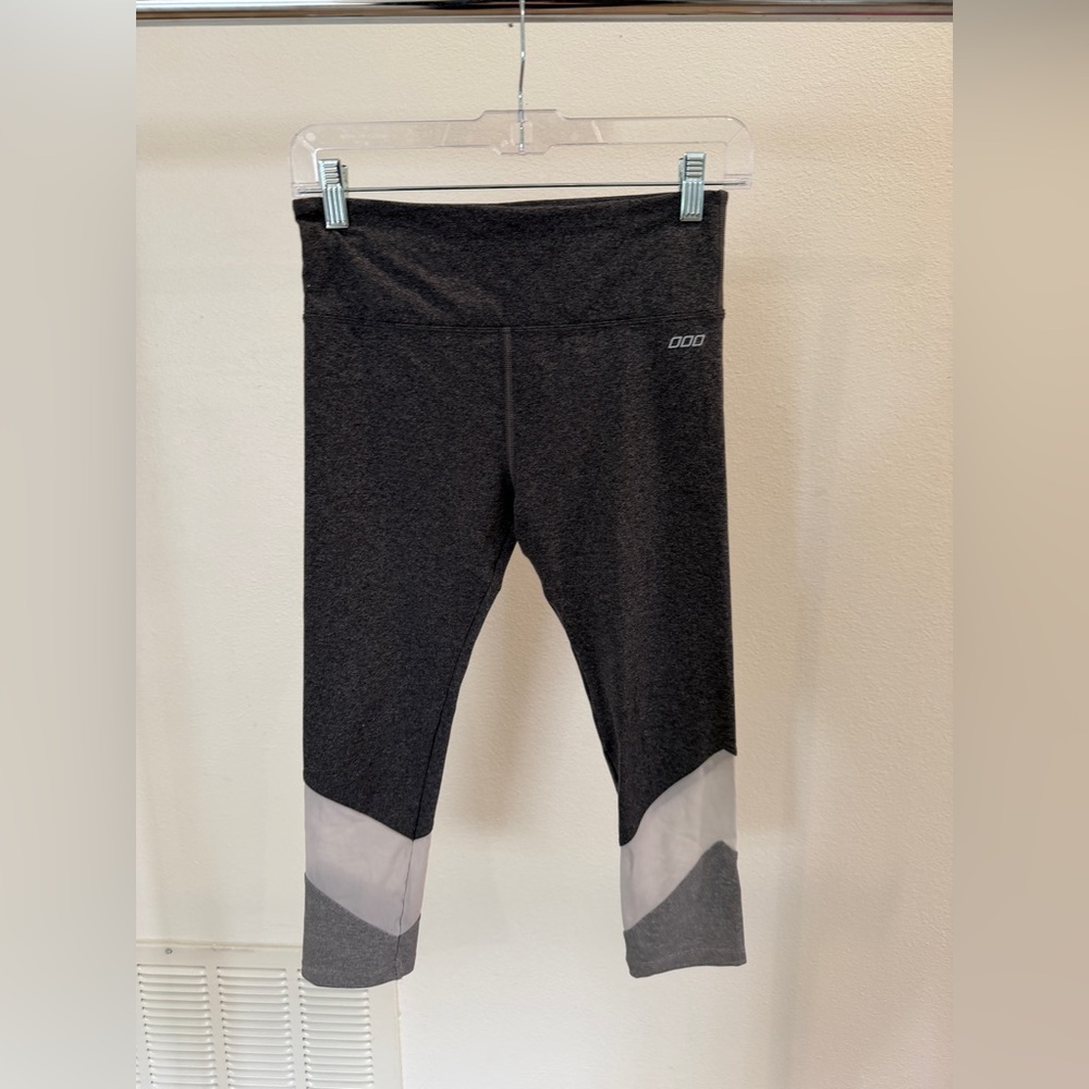 Lorna Jane Black and Gray Leggings